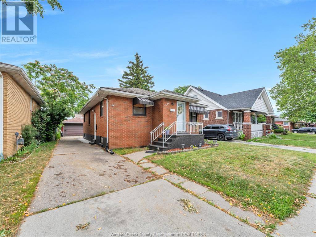 Windsor, ON N8Y3C2,1524 PILLETTE ROAD