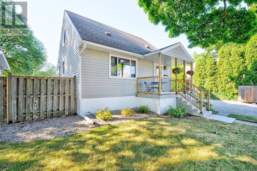 Windsor, ON N8Y2A6,4945 SEMINOLE STREET