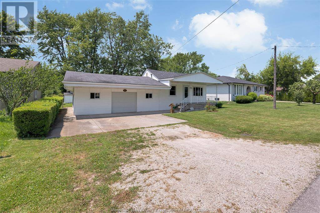 Lakeshore, ON N0R1C0,211 DUBOIS AVENUE