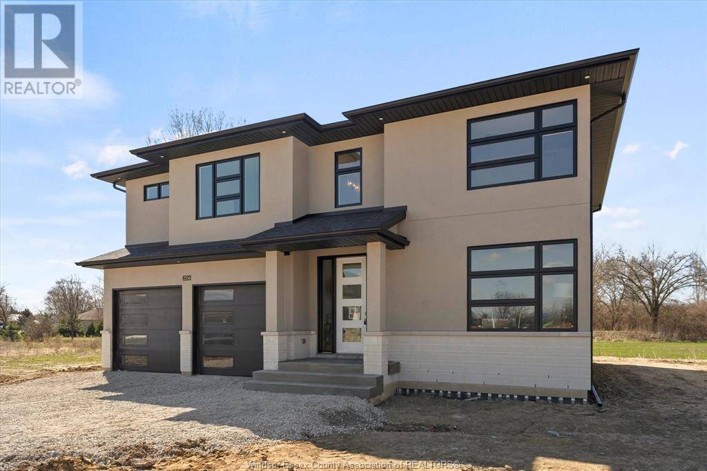 Lasalle, ON N9J3P1,2556 MAYFAIR AVENUE South