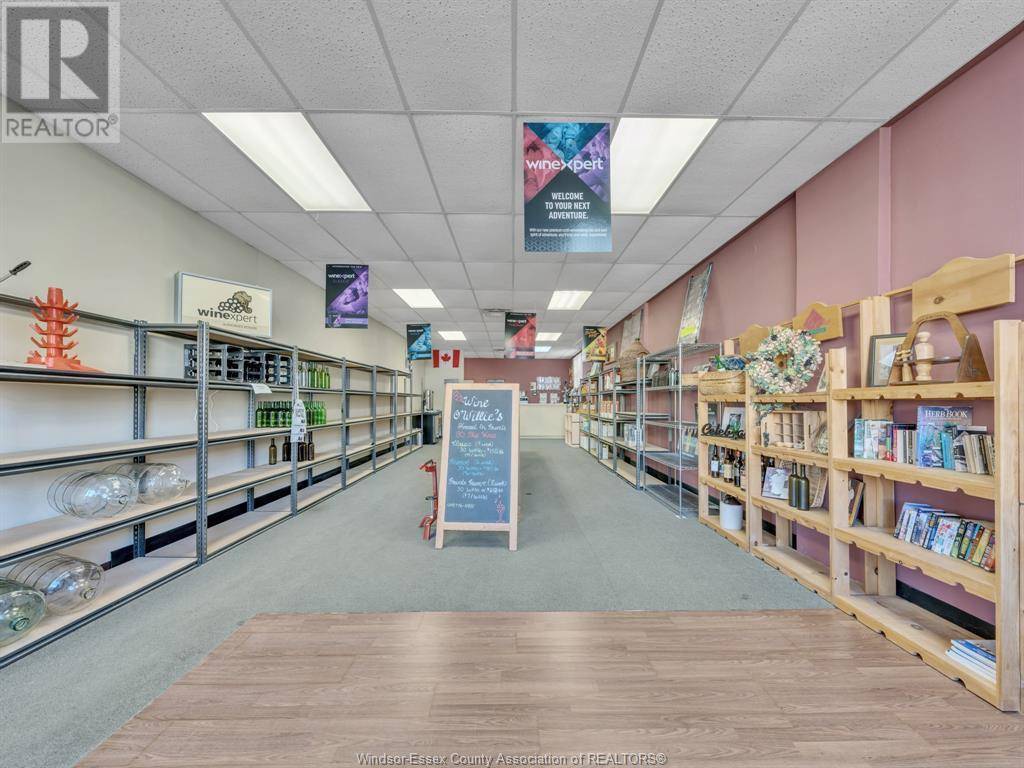 Essex, ON N8M1N9,22B CENTRE STREET