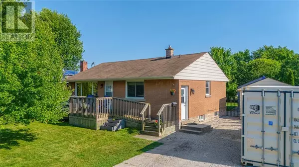 15 PRESTON AVENUE, Sarnia, ON N7S0C4