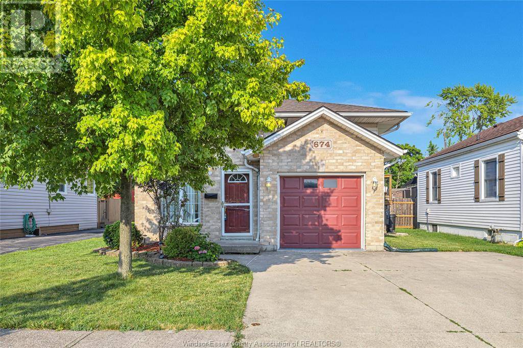Tecumseh, ON N8N2B3,674 LABUTE