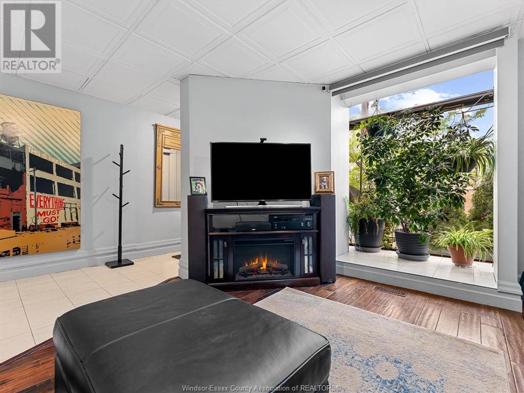 Windsor, ON N9A4L2,551 PELISSIER