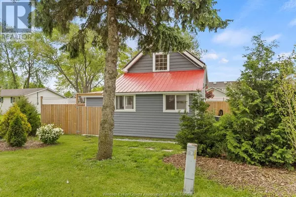 Kingsville, ON N9Y3T6,1057 OAK