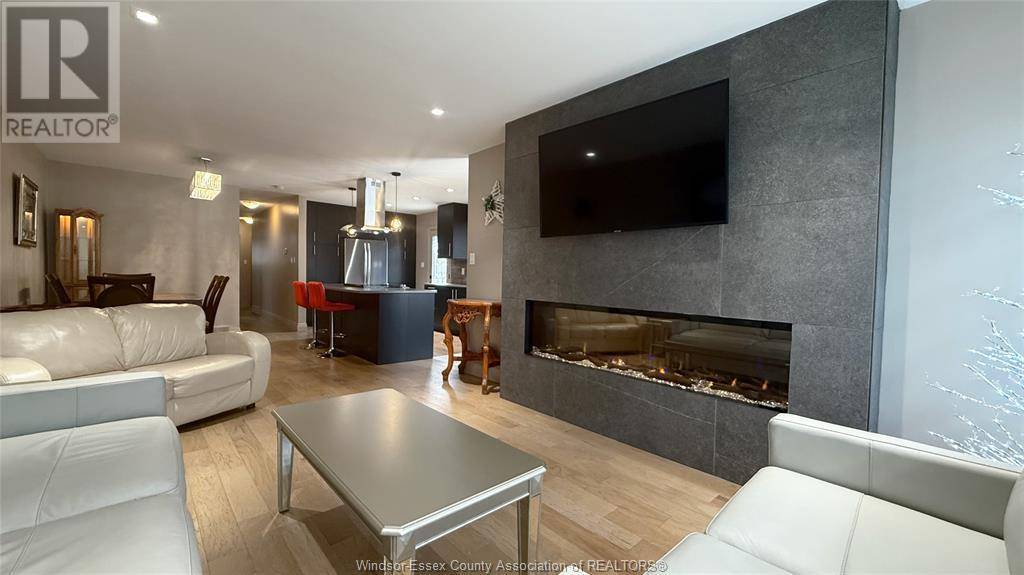 Windsor, ON N8R1B8,9793 LYNNGROVE