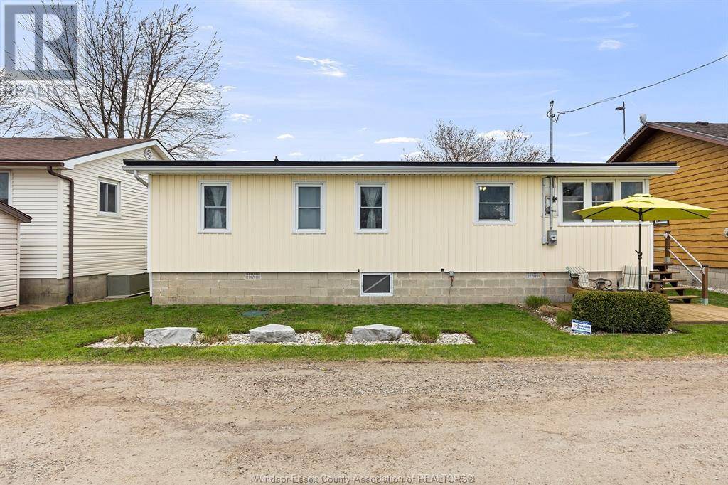 Lakeshore, ON N0P2L0,14270 CRYSTAL BEACH