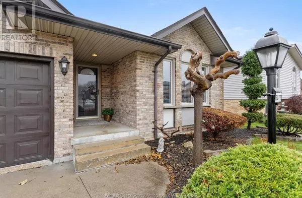 Lasalle, ON N9H2E1,2076 EDGEMORE AVE