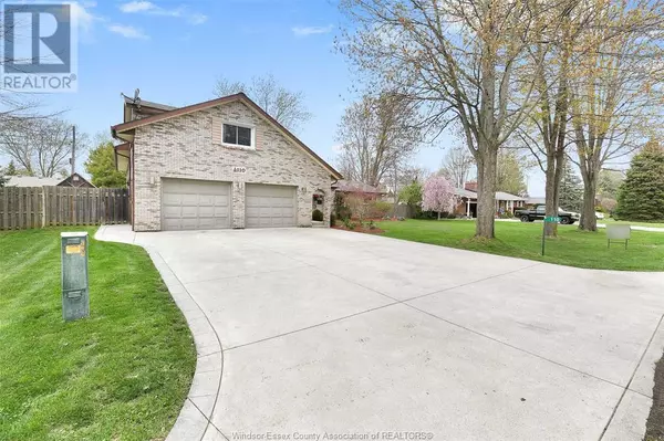 Amherstburg, ON N9V2Y8,110 Lake Erie DRIVE