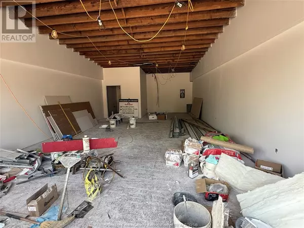 Windsor, ON N9A3Y9,999 ERIE ST East #2