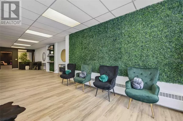 Sarnia, ON N7T7H2,210 FRONT ST #3