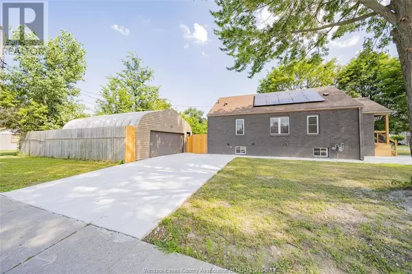 Windsor, ON N9E2P9,2808 MCKAY AVENUE