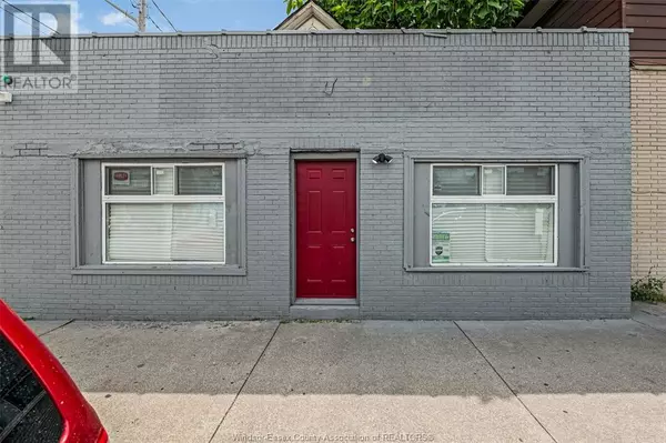 Windsor, ON N9A3K1,939 WYANDOTTE STREET East