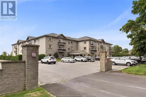 Leamington, ON N8H5E4,44 ROBSON #315