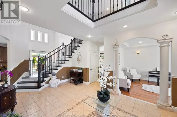 Lakeshore, ON N8L0W2,1042 HUNTINGTON BOULEVARD
