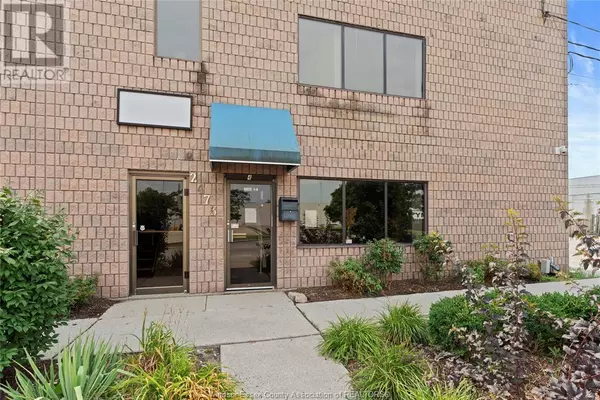 Windsor, ON N8X1L5,2473 OUELLETTE AVE #4A