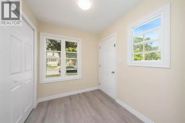 Sarnia, ON M7T5Z6,266 BROCK STREET South