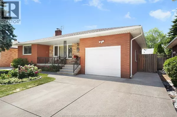 Windsor, ON N8W2H6,2325 WOODLAWN AVENUE