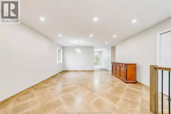 Lasalle, ON N9J3S3,253 FIELDS AVENUE