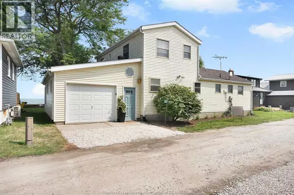 Lakeshore, ON N0P2L0,13540 CRYSTAL BEACH ROAD