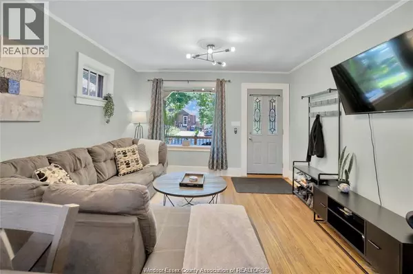 Windsor, ON N9A5A3,1068 JANETTE AVENUE