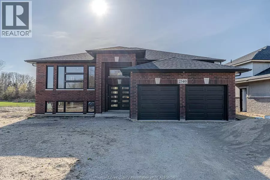 2588 MAYFAIR, Lasalle, ON N9J2M6