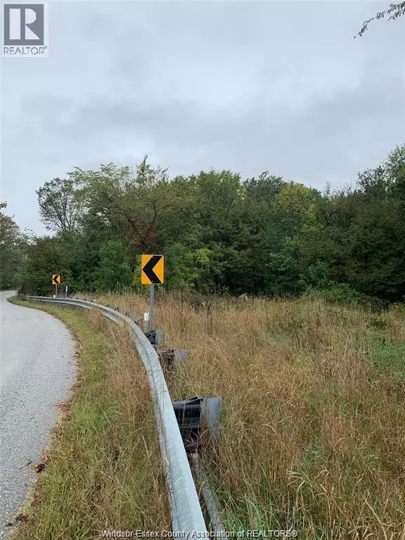 Essex, ON N8M2X6,V/L BRUSH Sideroad