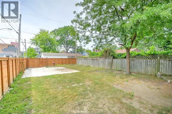 Windsor, ON N9B2E3,273 MCEWAN