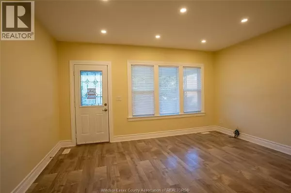 Windsor, ON N9A2C6,759 PARENT AVENUE