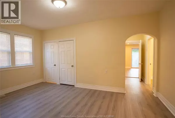 Windsor, ON N9A2C6,759 PARENT AVENUE