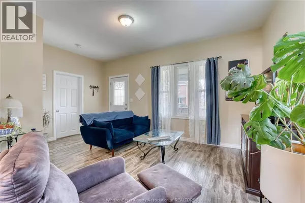 Windsor, ON N9A3P4,824 CATARAQUI ROAD