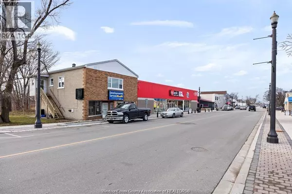 Essex, ON N8M2C4,94 TALBOT North