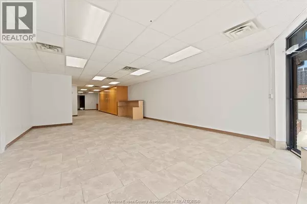 Windsor, ON N9A4L4,711 PELLISSIER ST #3