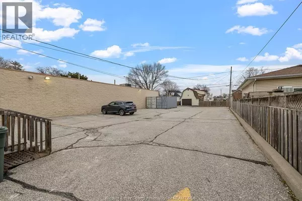 Tecumseh, ON N8N1M5,12357 TECUMSEH RD East #LOWER