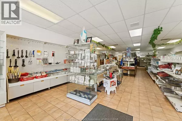 Windsor, ON N9A3Y7,871 ERIE STREET