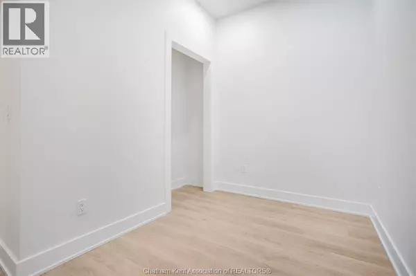 Chatham, ON N7M1E4,153 King ST #9