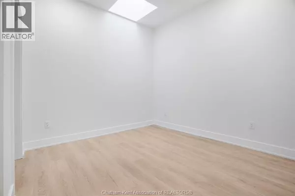 Chatham, ON N7M1E4,153 King ST #9