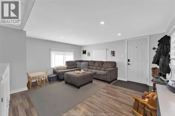 Essex, ON N8M2A7,175 NEIL COURT