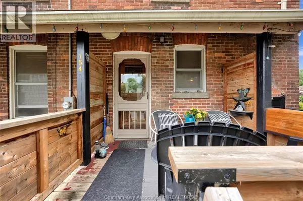 Chatham, ON N7L1W2,154 Grand AVENUE East