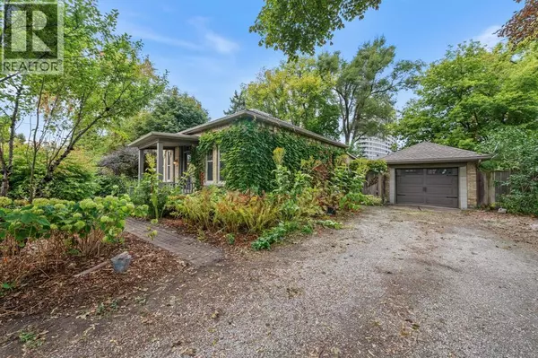 Sarnia, ON N7T5Z5,223 BROCK STREET North