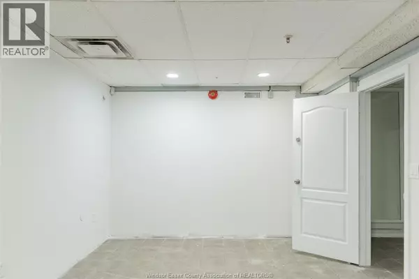 Lasalle, ON N9J1Z9,410 FRONT RD #2