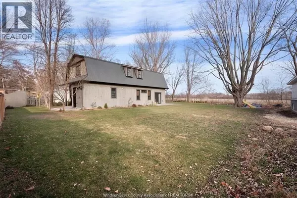 Kingsville, ON N9Y3E2,942 ERIE AVENUE