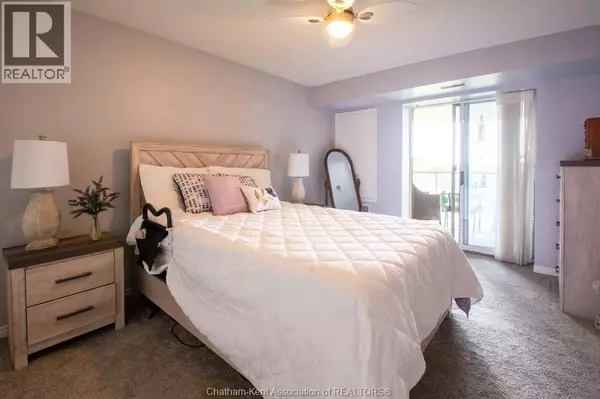 Chatham, ON N7L5K1,10 Van Allen AVE #804