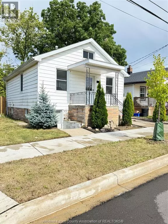 946 ARTHUR #2, Windsor, ON N8Y3Y3