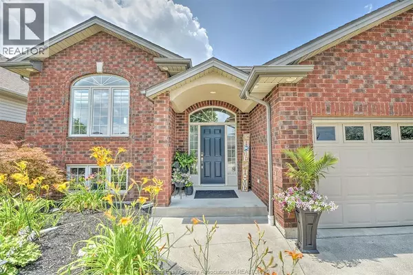 Windsor, ON N8P1Z3,1415 MAGNOLIA AVENUE