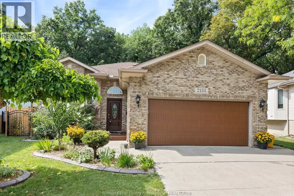 Windsor, ON N9E4N2,2188 AMY LYNN PARK