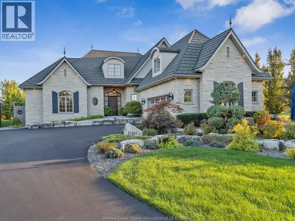 11245 RIVERSIDE DRIVE, Windsor, ON N8P1A5