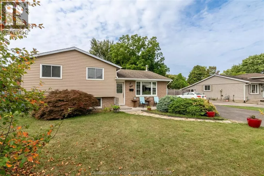 8 Marion AVENUE, Chatham, ON N7M5N2