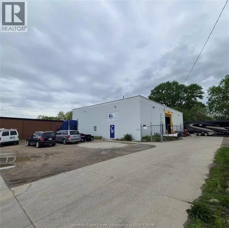 Windsor, ON N9A5A1,1125 CRAWFORD AVENUE