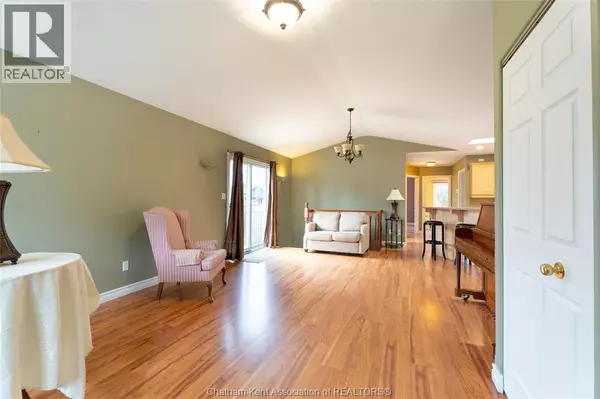 Chatham, ON N7L5P9,2 Frobisher COURT